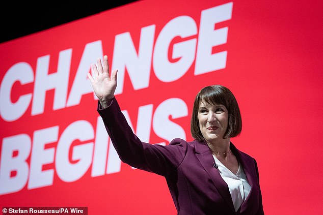 Rachel Reeves is ¿limping¿ from one event to the next, the new head of the Institute for Fiscal Studies has warned in a stark assessment of Labour¿s economic record