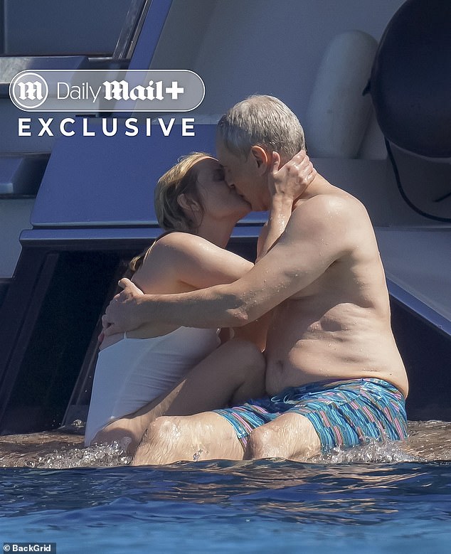 The Legally Blonde star passionately embraced her boyfriend