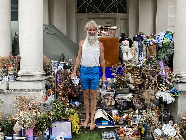 Anders Fernstedt, 57, says he has been homeless in London's Knightsbridge for two years after losing his job as a botanist