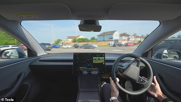 But while many drivers struggle to navigate their way around Swindon's Magic Roundabout, the junction proved to be light work for a self–driving car