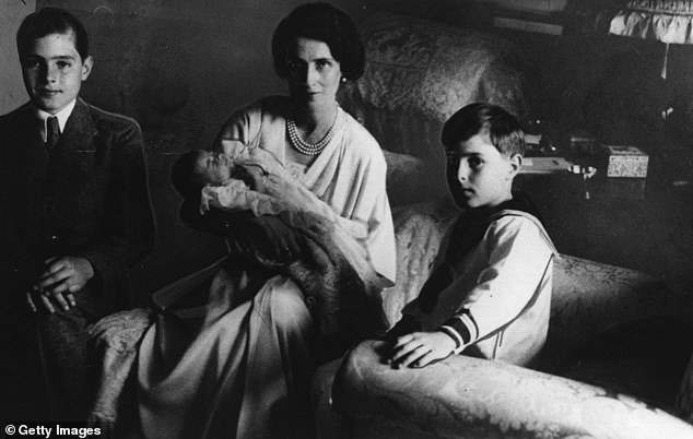 Princess Olga with her three week old baby girl, Princess Elizabeth