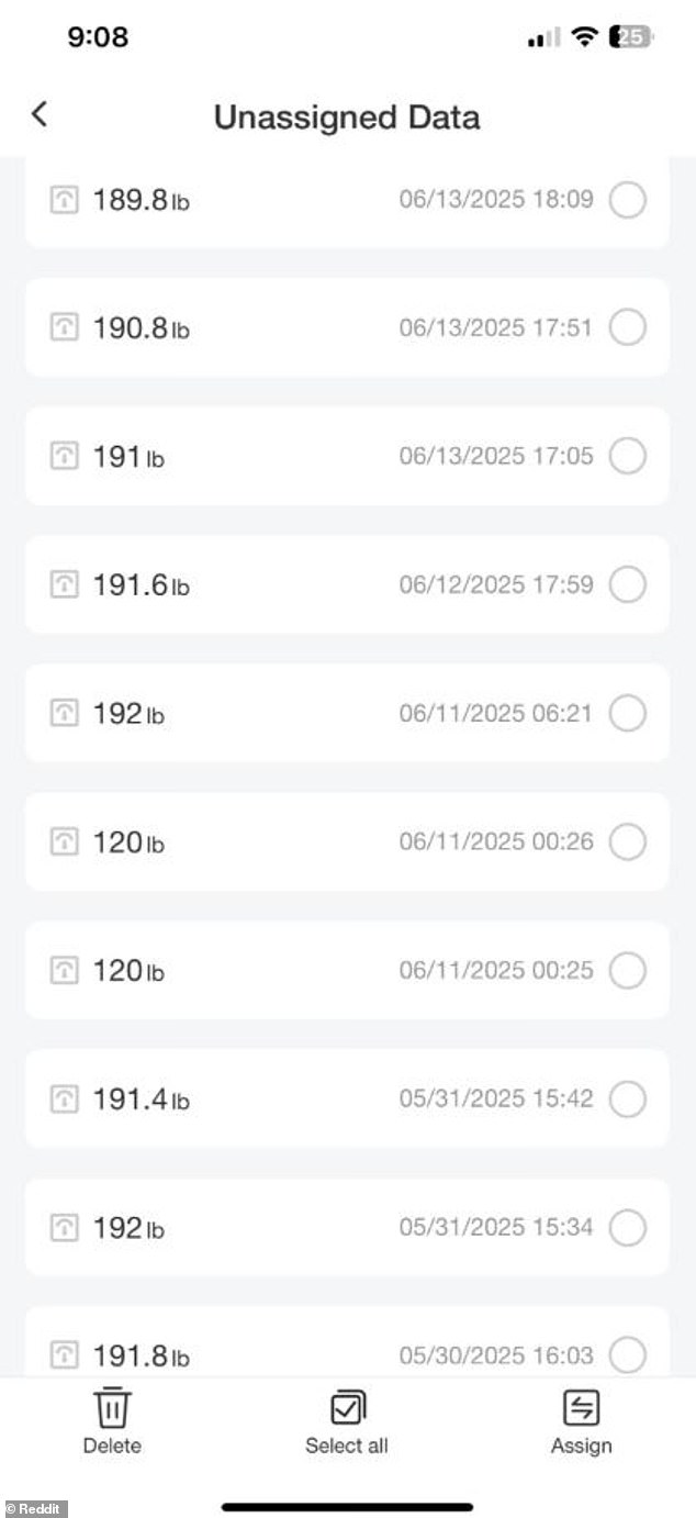 Among the data that is shared to the wife's iPhone, there is a repeated weight of around 86kg (190lb), as well as what appears to be a much lighter mass of about 54kg (120lb) that takes a measurement at 00:25 - leading her to believe her husband was cheating