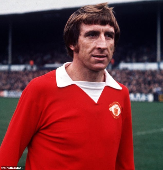 Former Manchester United, Newcastle and Wales forward Wyn Davies has died aged 83