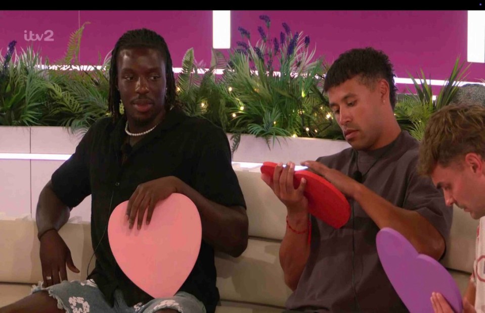 EROTEME.CO.UK FOR UK SALES: Contact Caroline 00 44208 374 8542 If bylined must credit ITV2 Love Island Picture Shows: The couples play 'knowing me, knowing you'. Shakira and Harry. Toni and Cach. Yasmin and Jamie. Angel and Ty. Megan and Conor. Meg and Dejon. NON-EXCLUSIVE Date: Thursday 31st July 2025 Job: 250731UT13 London, UK EROTEME.CO.UK Disclaimer note of Eroteme Ltd: Eroteme Ltd does not claim copyright for this image. This image is merely a supply image and payment will be on supply/usage fee only.