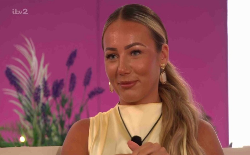 EROTEME.CO.UK FOR UK SALES: Contact Caroline 00 44208 374 8542 If bylined must credit ITV2 Love Island Picture Shows: The couples play 'knowing me, knowing you'. Shakira and Harry. Toni and Cach. Yasmin and Jamie. Angel and Ty. Megan and Conor. Meg and Dejon. NON-EXCLUSIVE Date: Thursday 31st July 2025 Job: 250731UT13 London, UK EROTEME.CO.UK Disclaimer note of Eroteme Ltd: Eroteme Ltd does not claim copyright for this image. This image is merely a supply image and payment will be on supply/usage fee only.
