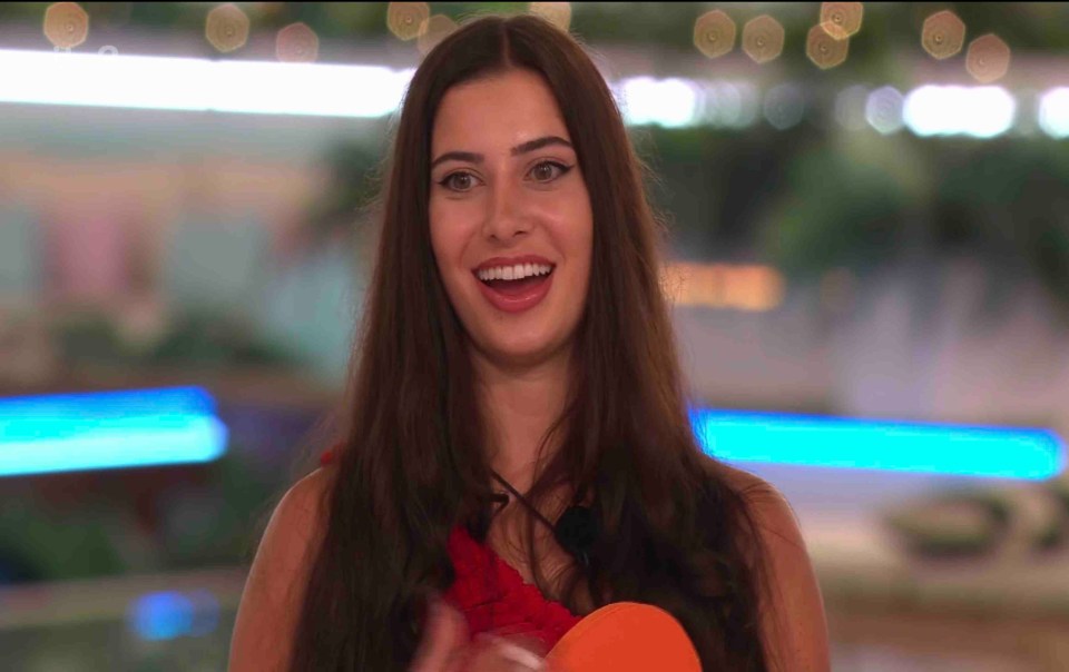 Shakira from Love Island.