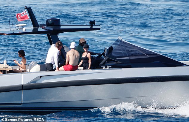 Victoria and David joined Cruz and Jackie for an outing