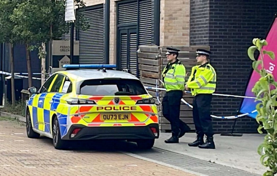 Police outside the student accommodation. A man in his 20s has been stabbed in an "attempted murder" at an Oxford university's student accommodation. The public was warned to "avoid the area" around James Wolfe Road in Cowley, Oxford by Thames Valley Police (TVP) late last night. Officers said that an assault had taken place and warned that there was a strong police presence at the site. It has now been confirmed by police today that a man aged in his 20s was stabbed during the incident. Described as "attempted murder", the force added that the victim was currently in hospital and no arrests have been made as of yet. Photo released 21/07/2025