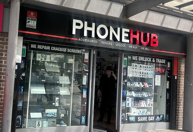 Shocking footage shows one particular girl encouraging the manager of a phone shop to call the police after she stole vapes, phone cases and his tools