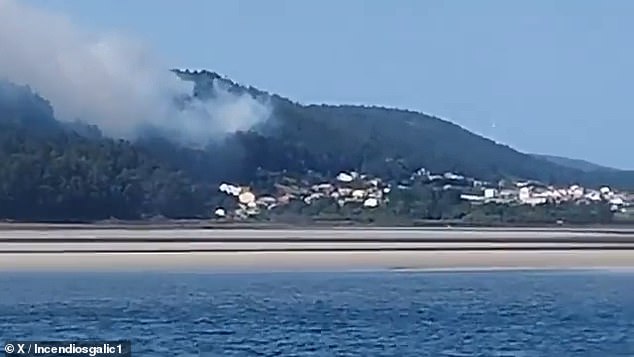 A conflagration in the Las Hurdes region of Cáceres has destroyed more than 2,600 hectares within a 28.5-kilometre perimeter