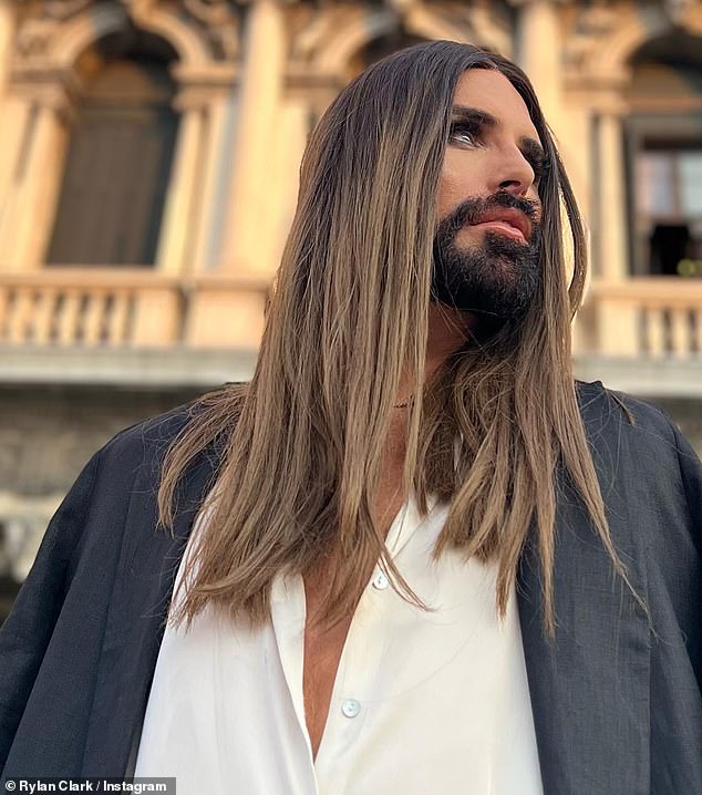 The TV presenter in this photo looked completely unrecognisable as he took to Instagram to show off his dramatic hair transformation while holidaying in Venice in 2023