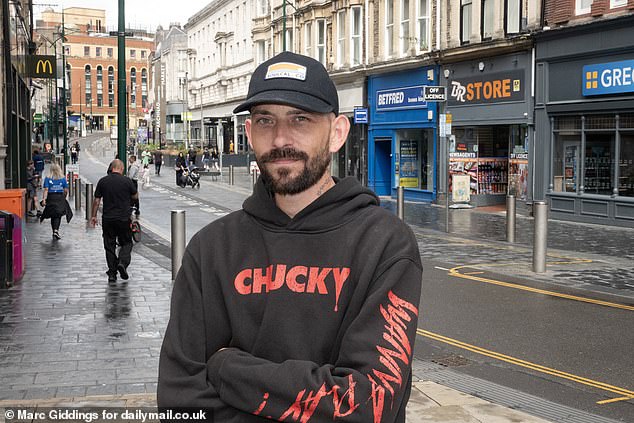 Carl told of how youths causing trouble has stopped elderly people from wanting to shop in the centre. He also spoke to the Daily Mail about how poverty is a big problem in the area