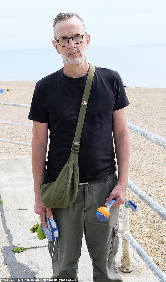 Local Simon Mundey, 65, said the situation 'really annoyed him'