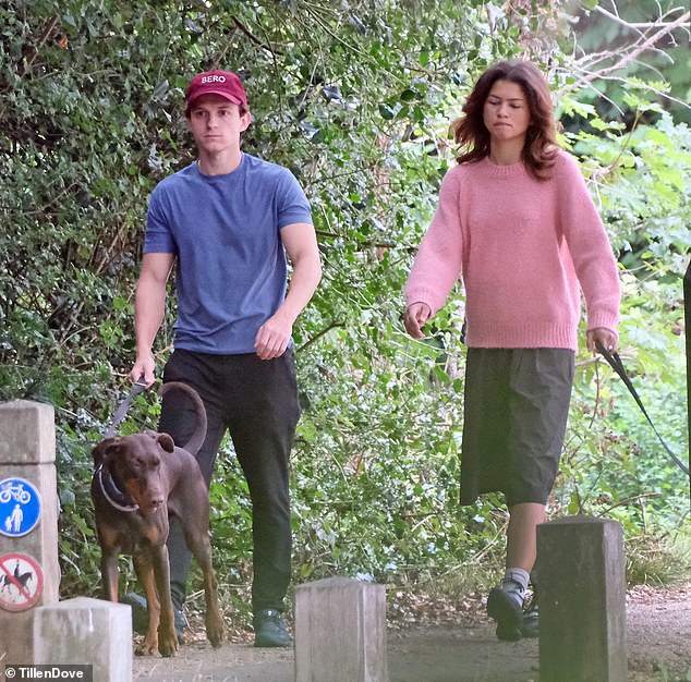The couple cut low-key figures for the outing