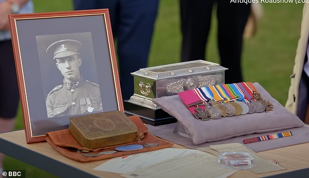 Viewers watched as expert Mark Smith met a couple who brought along a grandfather's accolades from the early 1900s