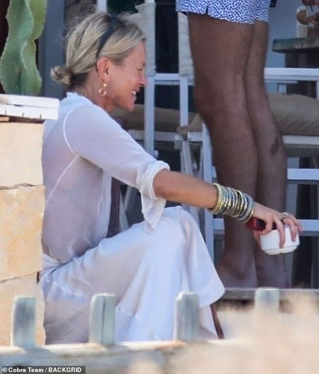 Kate was kept in stitches and puffed on a cigarette