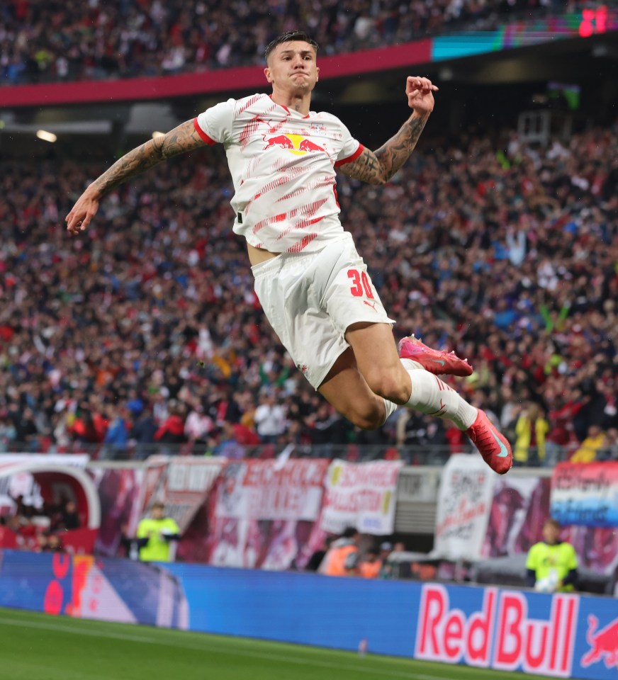 Benjamin Sesko of RB Leipzig celebrating a goal.