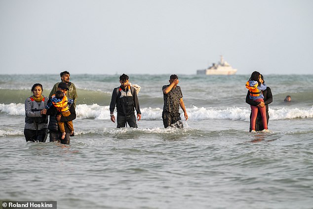 Shortly after 7am this morning there were some 120 migrants at the shoreline or already in the sea