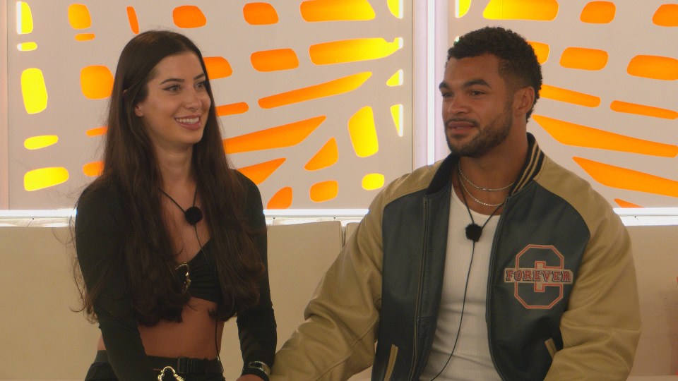 Yasmin and Jamie from Love Island.
