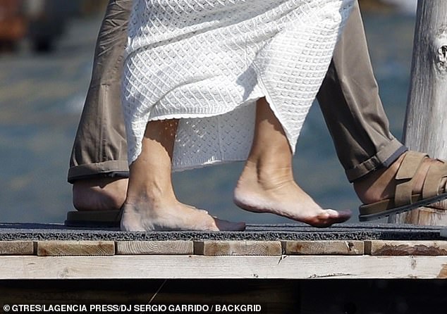Lauren went barefoot after the heel fiasco