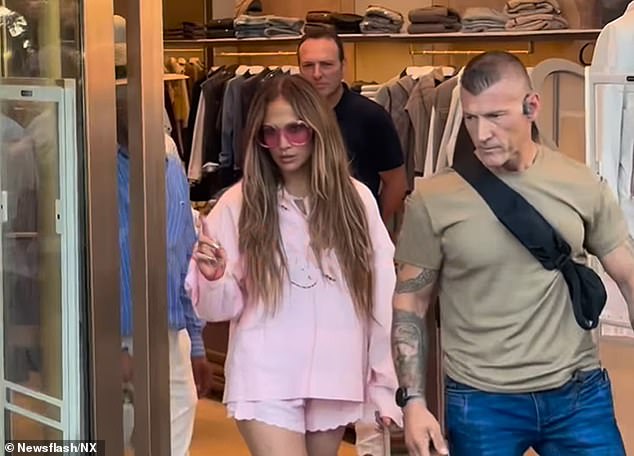 After the singer was denied entry at the prestige boutique she went next door and reportedly spent thousands of dollars during a three-hour shopping spree