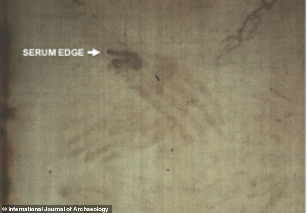 The study pointed out that the Shroud shows well-defined stains and serum halos, a key detail that makes the washing hypothesis incompatible with observable evidence