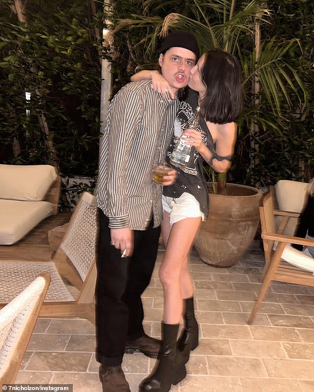 Sean's last known girlfriend was Elizabeth Lawlor (R, seen in 2023), but he hasn't posted about her since June 2024 on his Instagram account