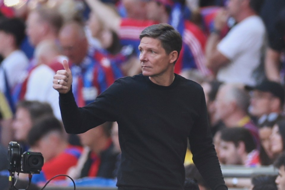 Oliver Glasner giving a thumbs up at the FA Cup final.