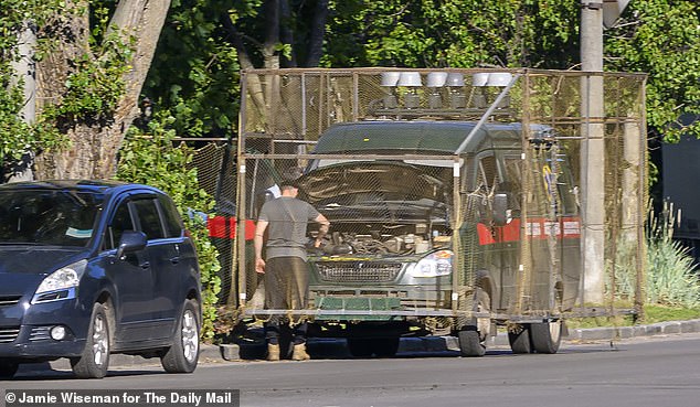 Vehicles on the Sumy front are protected with rudimentary nets to protect from drone strikes