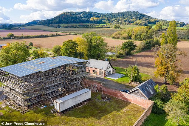 Burghill Lodge is nestled in the middle of the sprawling Hereford countryside and is approximately 6000 sq. ft