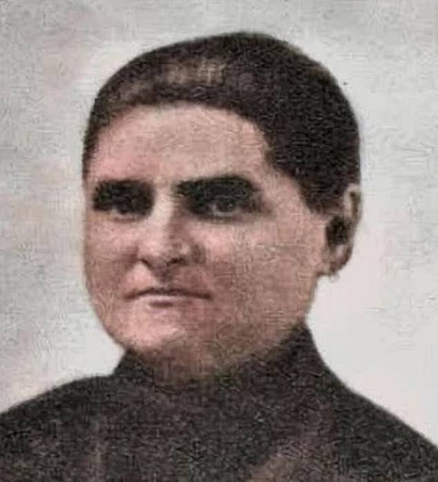 Auntie Szuszie was aware of what the women were going through, and was willing to help them solve their problems