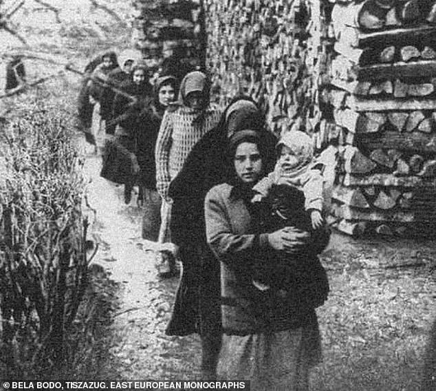 Women accused of poisoning being taken to prison in 1929