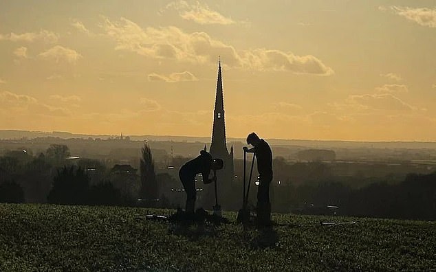 Set against the picturesque backdrop of Vale of Belvoir, Belvoir Castle and Lincoln, while traditional gravestones are not on offer, wooden plaques placed at ground level ensure that the area is marked. The family achieved planning permission for the cemetery in 2021