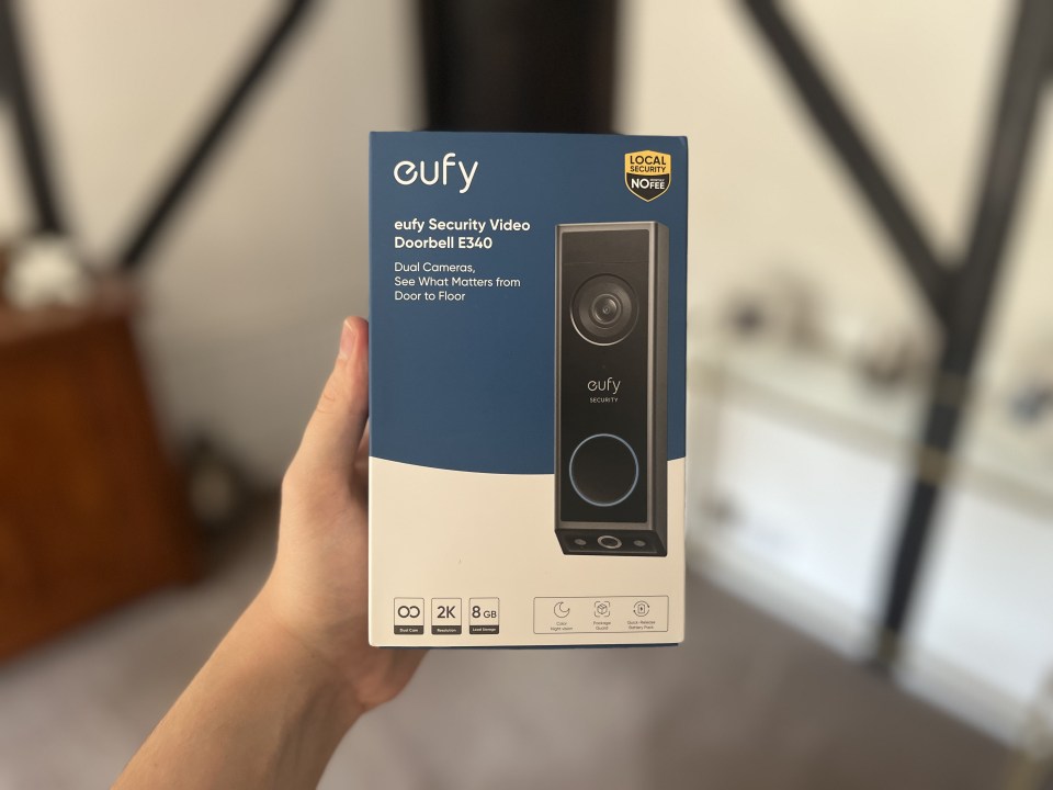 eufy Security Video Doorbell E340 box.