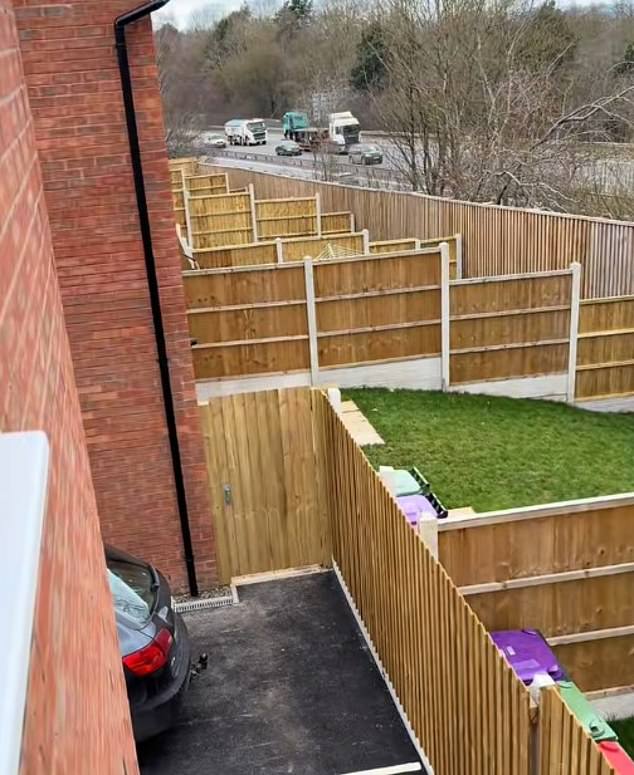 Dan shared a clip of these newbuild homes backing onto a dual carriageway