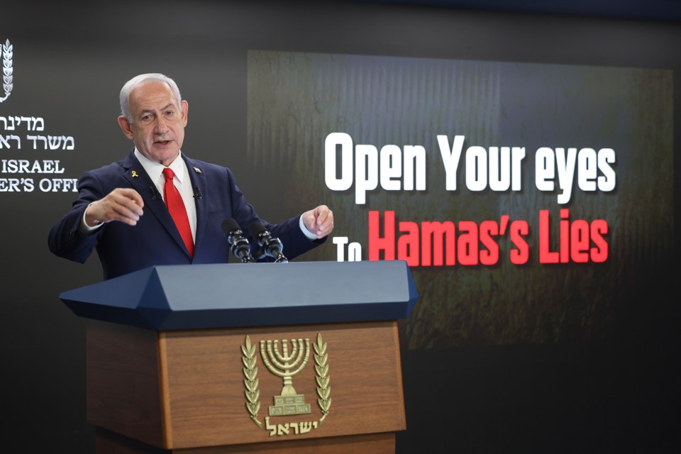 Benjamin Netanyahu giving a press conference.