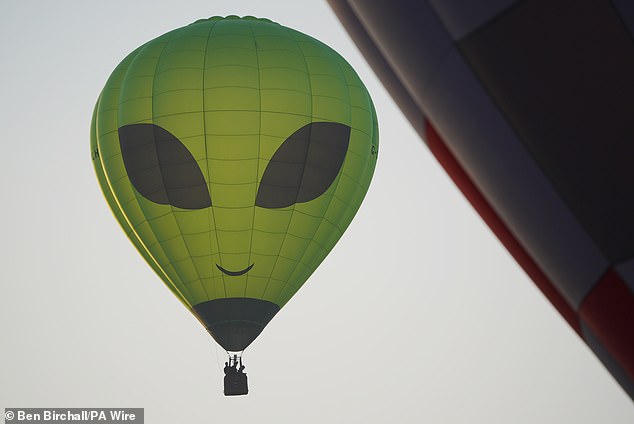 A close-up of another alien balloon