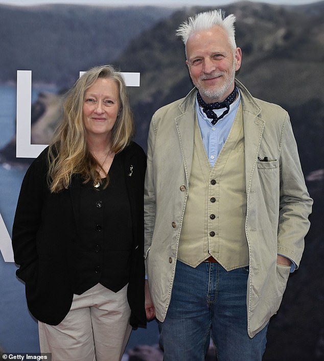 Experts have also questioned her portrayal of her husband's debilitating neurological condition, corticobasal degeneration (CBD), which also lies at the heart of the book