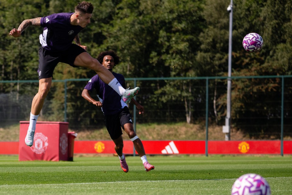 Benjamin Sesko of Manchester United in action during a training session.