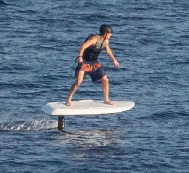 Cruz circled the boat on the equipment that costs around £5K