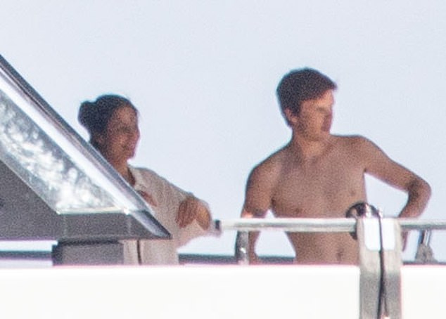 Musician Cruz and his singer girlfriend appeared to be loving every moment of the getaway