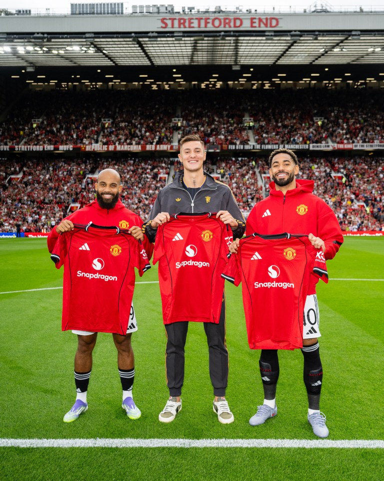 MANCHESTER, ENGLAND - AUGUST 9: (L-R) New Manchester United signings Bryan Mbeumo, Benjamin Sesko & Matheus Cunha pose together with team shirts prior to the pre-season friendly match between Manchester United and ACF Fiorentina at Old Trafford on August 9, 2025 in Manchester, England. (Photo by Ash Donelon/Manchester United via Getty Images)