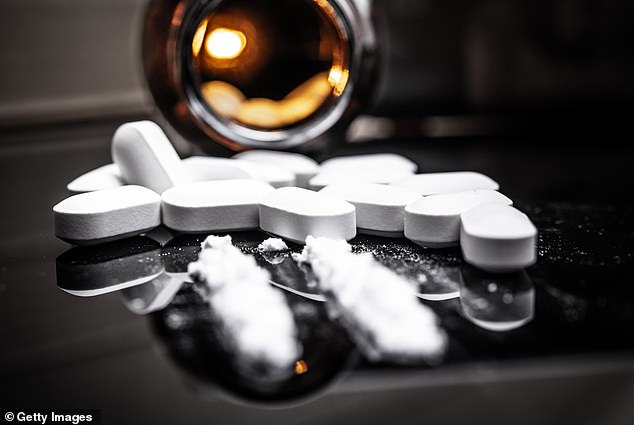 Anyone given an opioid painkiller for more than two weeks should reduce the dose by 10 per cent a week or so to avoid withdrawal symptoms, according to NHS guidance