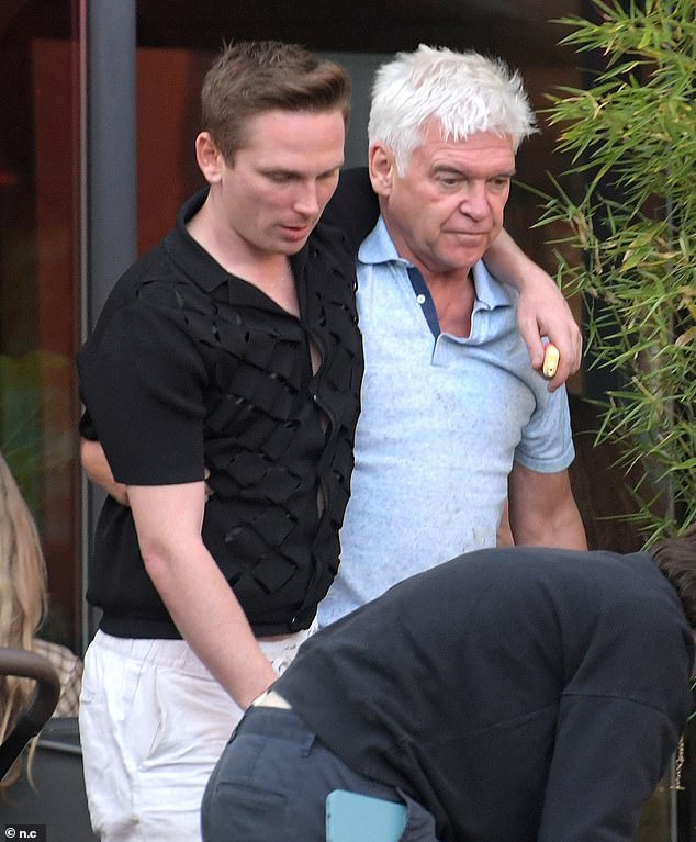 The duo were on a determined walk as they left their lunch in bleary-eyed form