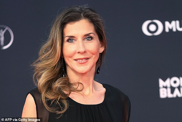 Seles said that she first noticed symptoms, including double vision, while swinging a racket