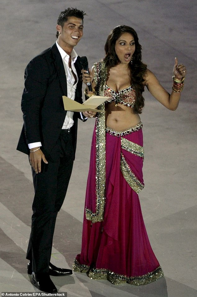 In the same year, Cristiano was seen kissing Bipasha Basu (seen together in Lisbon, Portugal in 2007)