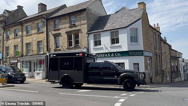 JD Vance's 18-vehicle motorcade passing through Chipping Norton yesterday afternoon