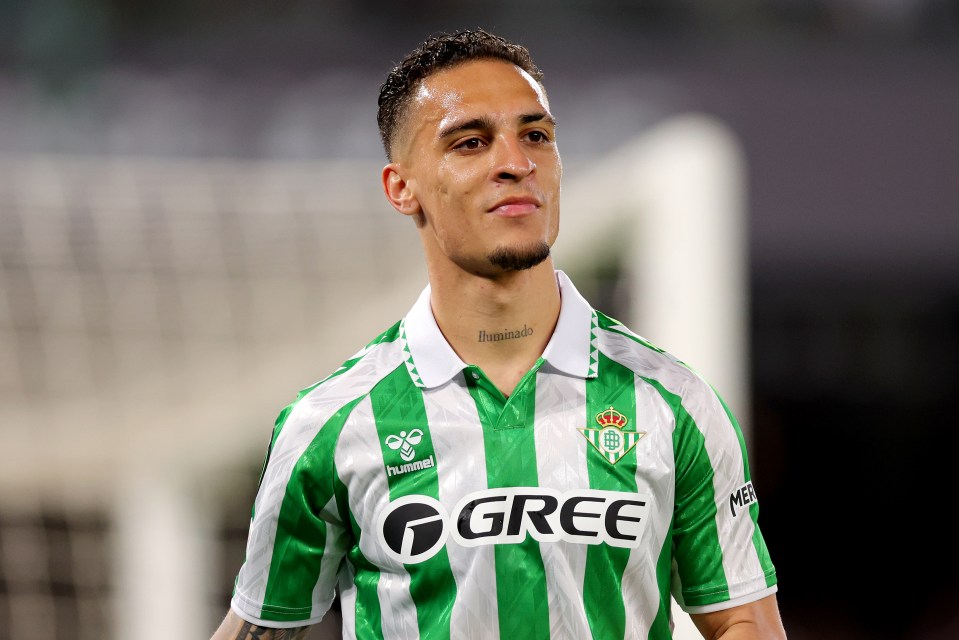 Antony of Real Betis during a soccer match.