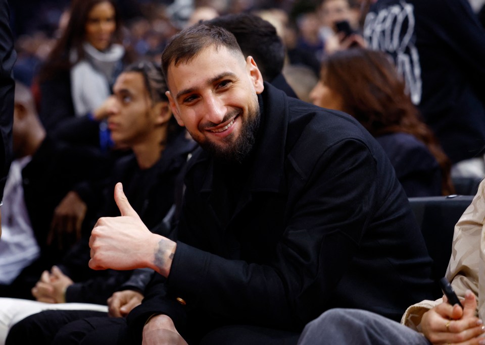 Gianluigi Donnarumma giving a thumbs up.