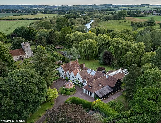 The land where the Grade II Listed 17th Century Country House offers 200 yards of River Thames frontage